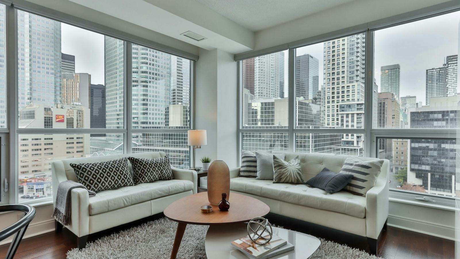 Downtown Luxury Apartment